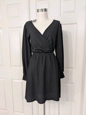 NWT New Look  Womens Size 6 Black Elastic Waist Long Sleeve Knee Length Dress